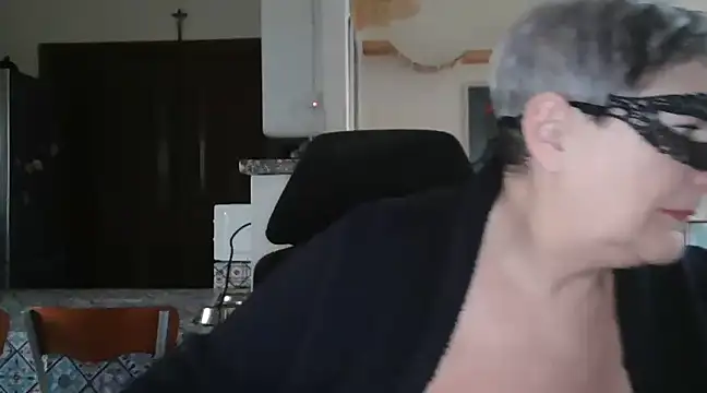 Snapshot of simona60 chatting on February 25, 2025, 2:26 pm simona60 online show from February 25, 2025, 2:26 pm