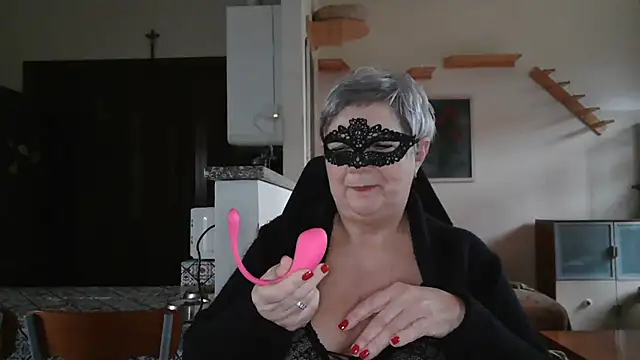 Snapshot of simona60 chatting on February 1, 2025, 2:13 pm simona60 online show from February 1, 2025, 2:13 pm