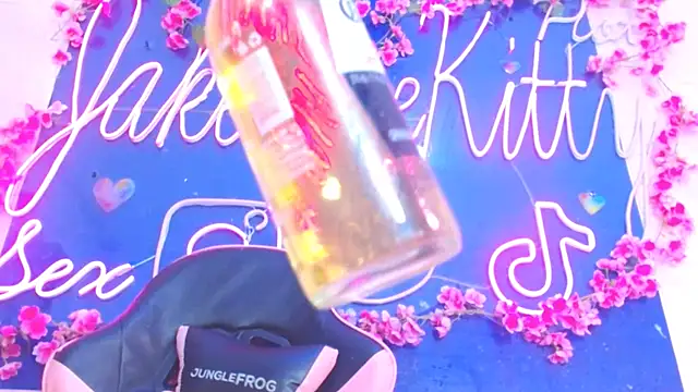 JakelineKitty online show from December 23, 2025, 3:06 am