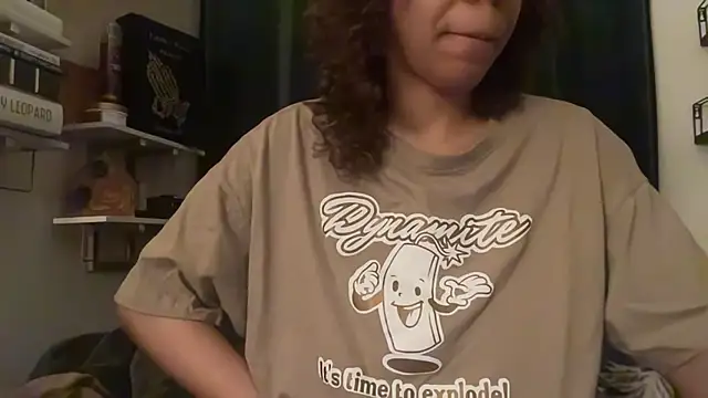 Snapshot of Sanaawest chatting on November 2, 2025, 12:32 pm Sanaawest online show from November 2, 2025, 12:32 pm