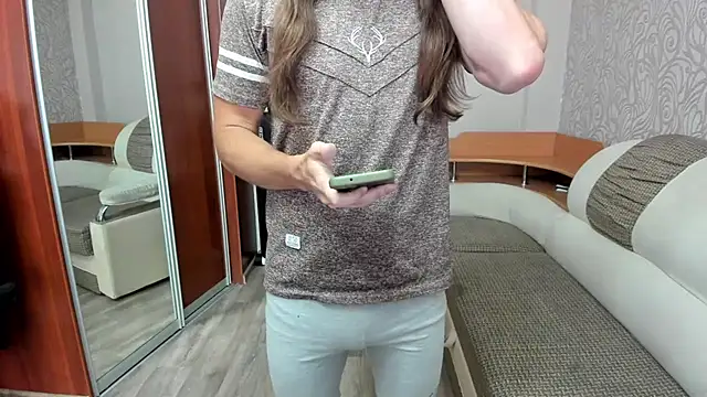 Snapshot of Marrymepls chatting on September 14, 2025, 4:13 am Marrymepls online show from September 14, 2025, 4:13 am