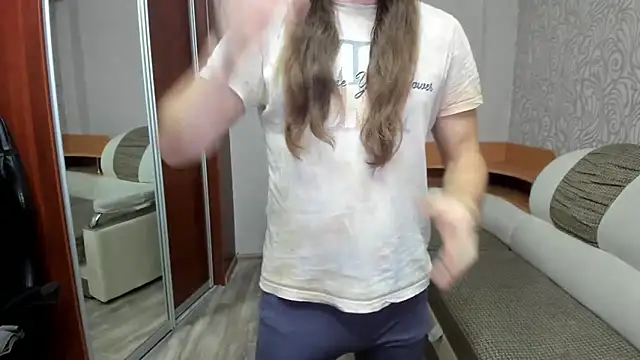 Snapshot of Marrymepls chatting on October 21, 2025, 8:30 pm Marrymepls online show from October 21, 2025, 8:30 pm