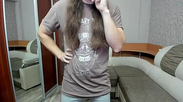 Snapshot of Marrymepls chatting on October 31, 2025, 1:35 am Marrymepls online show from October 31, 2025, 1:35 am