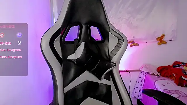 Snapshot of ninatiny chatting on February 8, 2026, 11:30 am ninatiny online show from February 8, 2026, 11:30 am