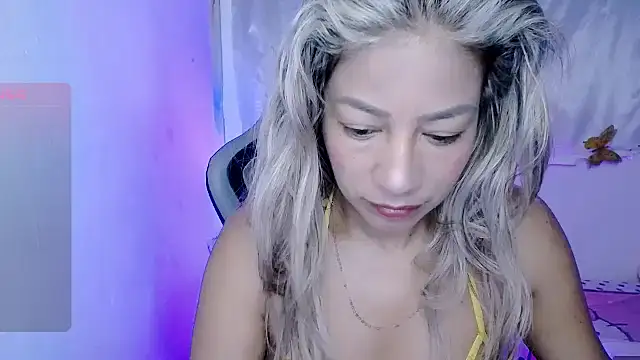 ninatiny online show from November 16, 2025, 10:53 am