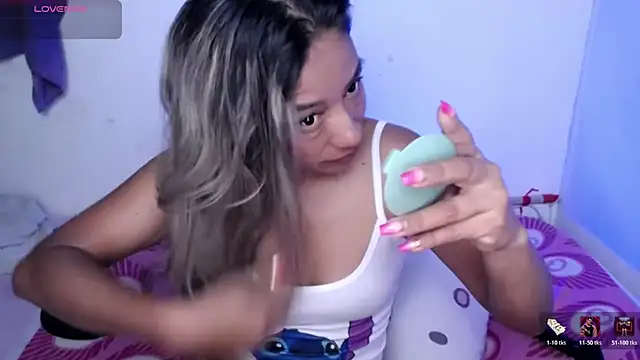 ninatiny online show from April 7, 2026, 11:56 am