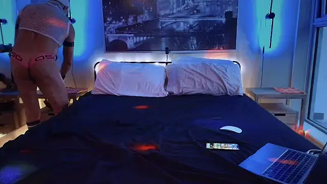 MikyFoxx online show from October 19, 2025, 1:08 am