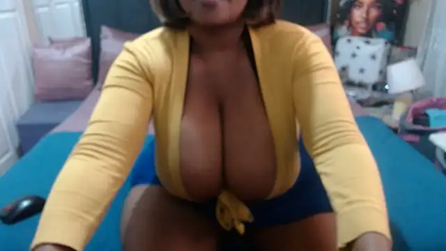 BUSTYDEE online show from October 15, 2025, 2:36 pm