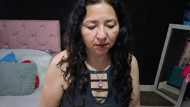 Snapshot of katifoxx chatting on May 4, 2026, 2:53 pm katifoxx online show from May 4, 2026, 2:53 pm