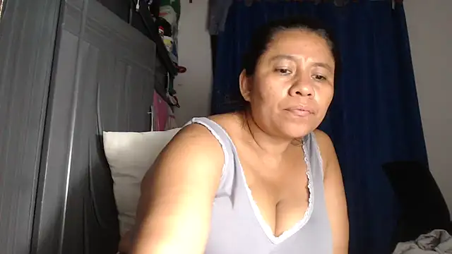 adrixxx38 online show from March 31, 2026, 2:24 am