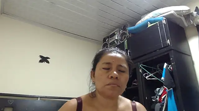 adrixxx38 online show from May 17, 2026, 6:13 am