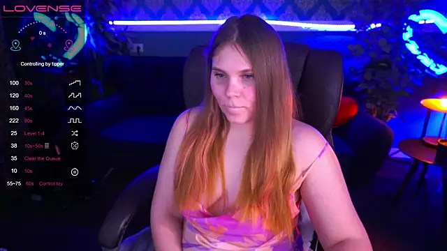 Snapshot of VinnaSky chatting on February 4, 2025, 2:07 am VinnaSky online show from February 4, 2025, 2:07 am