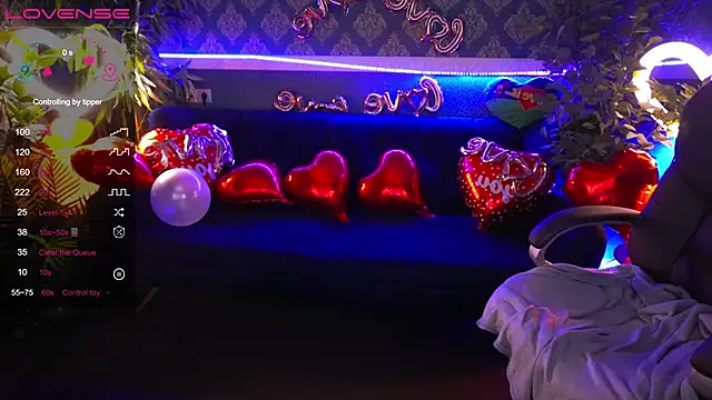 Snapshot of VinnaSky chatting on February 7, 2025, 11:45 pm VinnaSky online show from February 7, 2025, 11:45 pm