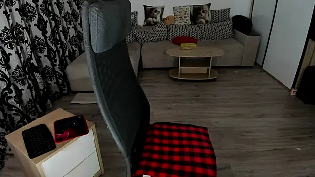 Snapshot of Charlotte_Diamonds chatting on October 26, 2025, 5:19 am Charlotte Diamonds online show from October 26, 2025, 5:19 am