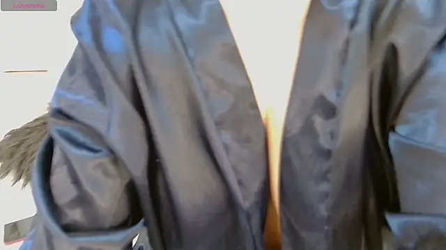 Snapshot of zarahdivousi chatting on November 22, 2025, 12:48 pm zarahdivousi online show from November 22, 2025, 12:48 pm