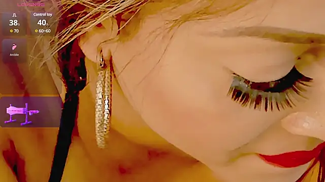 Snapshot of zarahdivousi chatting on March 21, 2025, 9:45 pm zarahdivousi online show from March 21, 2025, 9:45 pm