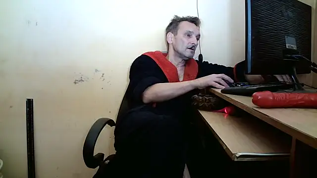 Snapshot of dundyFocus chatting on October 11, 2025, 8:37 am dundyFocus online show from October 11, 2025, 8:37 am