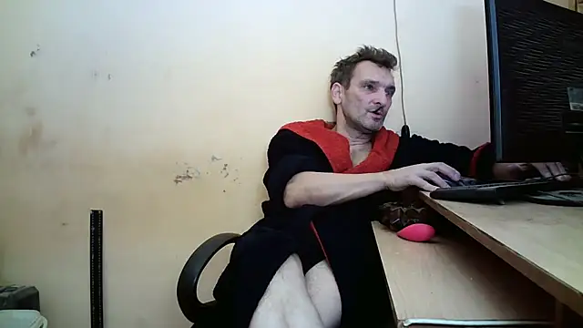 Snapshot of dundyFocus chatting on November 2, 2025, 2:00 pm dundyFocus online show from November 2, 2025, 2:00 pm