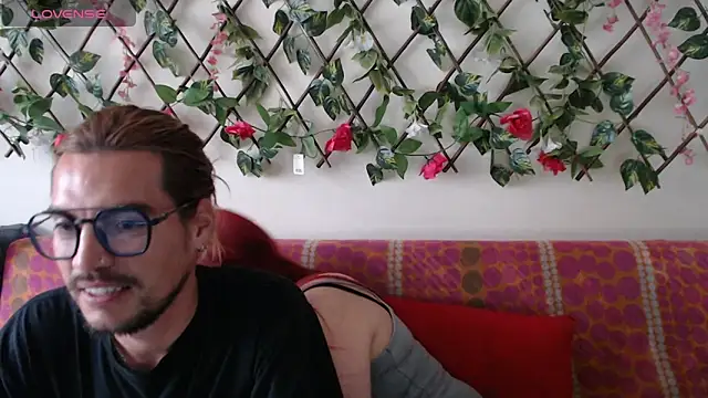 Snapshot of Jack_Emily1 chatting on April 22, 2026, 8:37 pm Jack Emily1 online show from April 22, 2026, 8:37 pm