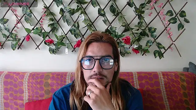 Snapshot of Jack_Emily1 chatting on April 21, 2026, 7:53 pm Jack Emily1 online show from April 21, 2026, 7:53 pm