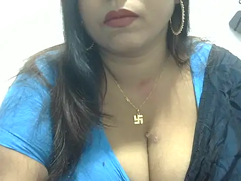 Snapshot of ROSEE_MERRYYYY chatting on February 10, 2026, 5:23 pm ROSEE MERRYYYY online show from February 10, 2026, 5:23 pm