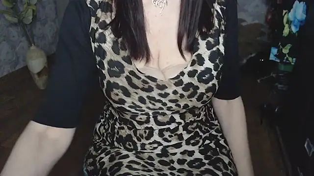 Aziza1 online show from June 2, 2026, 2:39 pm