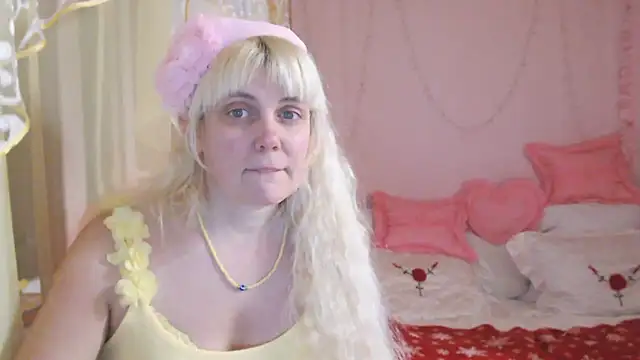 SunnySylvia online show from January 31, 2025, 5:32 pm