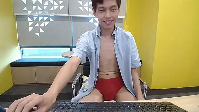 Snapshot of andrewooi chatting on July 19, 2026, 6:11 am andrewooi online show from July 19, 2026, 6:11 am