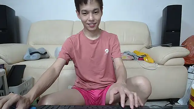 Snapshot of andrewooi chatting on June 19, 2026, 2:12 pm andrewooi online show from June 19, 2026, 2:12 pm