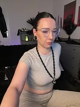 Trixie-Tainted online show from February 10, 2026, 4:17 pm