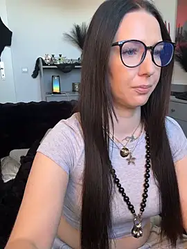 Trixie-Tainted online show from April 8, 2026, 2:18 pm