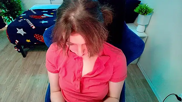 Snapshot of CranberryHot chatting on March 4, 2026, 11:51 am CranberryHot online show from March 4, 2026, 11:51 am