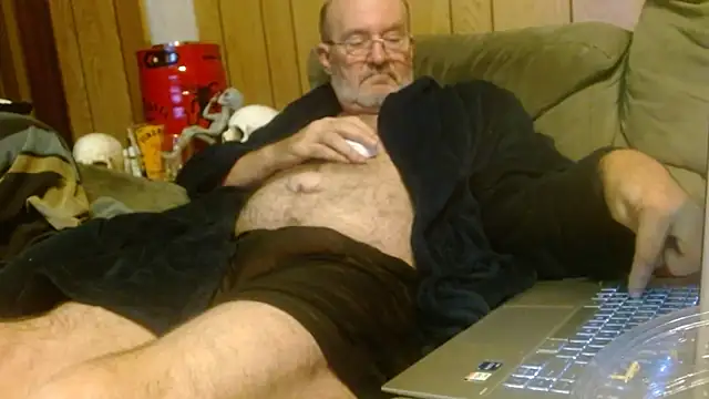 Snapshot of snickers1 chatting on October 12, 2025, 2:35 am snickers1 online show from October 12, 2025, 2:35 am