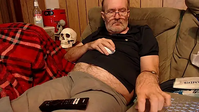 Snapshot of snickers1 chatting on November 11, 2025, 2:06 am snickers1 online show from November 11, 2025, 2:06 am