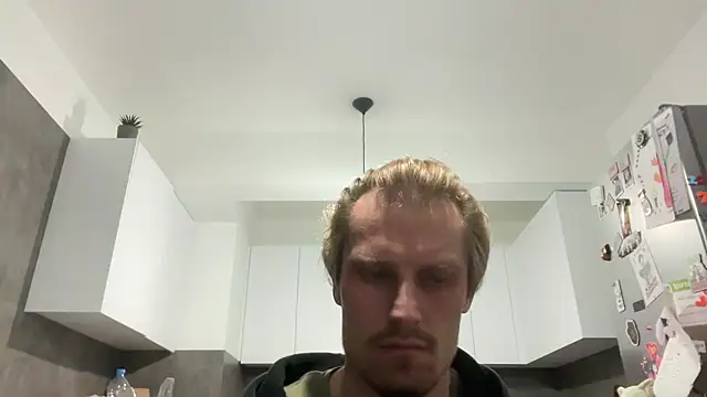 fmodel online show from January 4, 2025, 4:43 pm