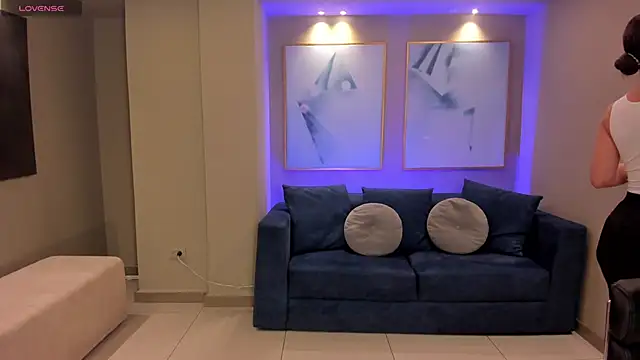 MorganHicks online show from November 16, 2025, 11:37 am