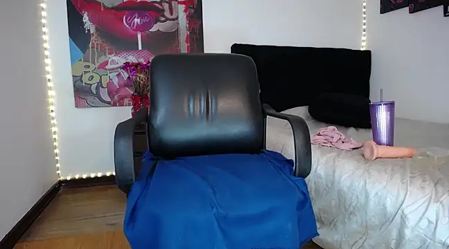 Snapshot of coraline101_ chatting on March 8, 2025, 7:38 am coraline101 online show from March 8, 2025, 7:38 am