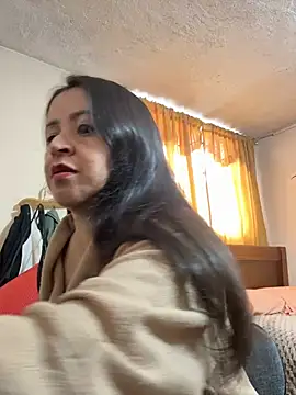 latinfemale online show from March 22, 2026, 9:05 pm