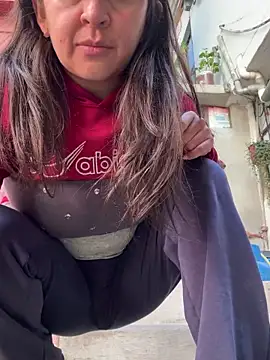 Snapshot of latinfemale chatting on November 9, 2025, 7:29 pm latinfemale online show from November 9, 2025, 7:29 pm