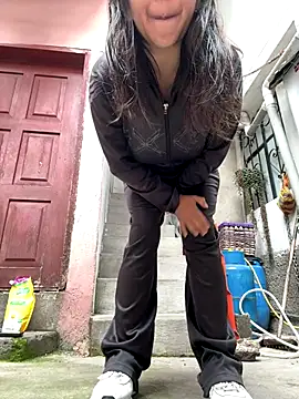 Snapshot of latinfemale chatting on November 13, 2025, 4:33 pm latinfemale online show from November 13, 2025, 4:33 pm