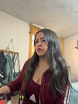 Snapshot of latinfemale chatting on February 23, 2026, 8:20 pm latinfemale online show from February 23, 2026, 8:20 pm