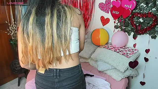 Snapshot of DestinyHills chatting on February 16, 2026, 12:37 pm DestinyHills online show from February 16, 2026, 12:37 pm