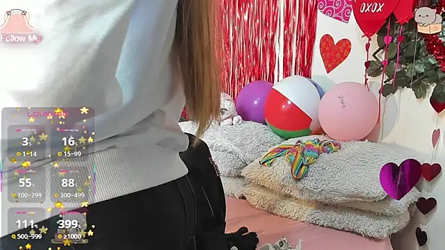 Snapshot of DestinyHills chatting on February 19, 2026, 12:02 pm DestinyHills online show from February 19, 2026, 12:02 pm