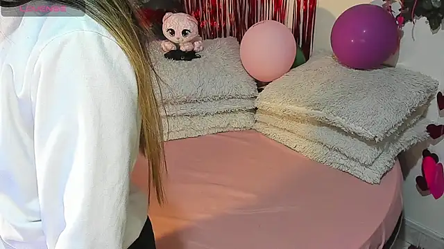 Snapshot of DestinyHills chatting on February 21, 2026, 12:07 pm DestinyHills online show from February 21, 2026, 12:07 pm