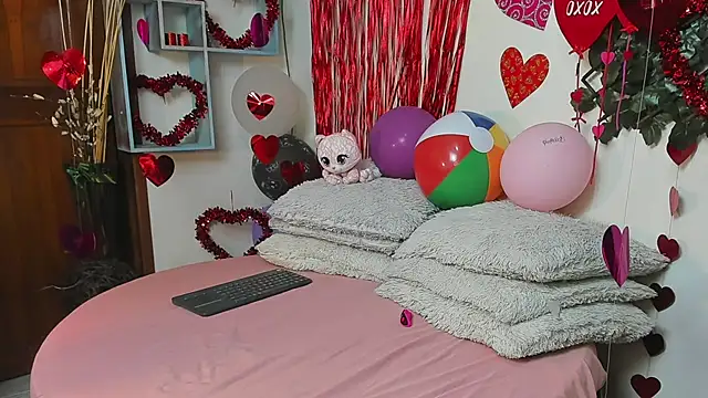 Snapshot of DestinyHills chatting on February 20, 2026, 12:07 am DestinyHills online show from February 20, 2026, 12:07 am