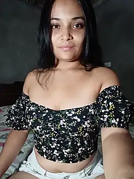  Estrellita  online show from May 25, 2026, 5:22 pm