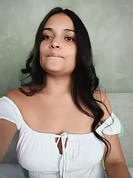  Estrellita  online show from May 15, 2026, 5:22 pm
