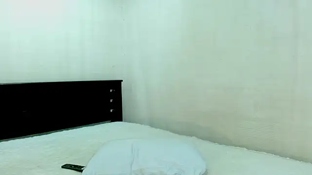  Estrellita  online show from February 27, 2025, 6:20 pm