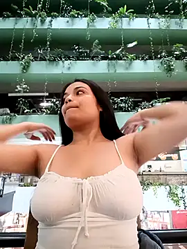  Estrellita  online show from February 21, 2026, 3:47 pm