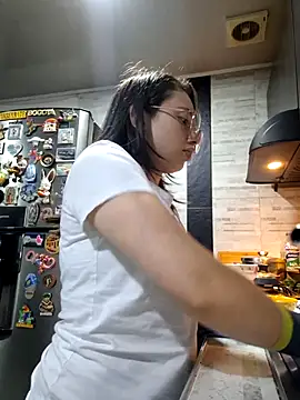 linda-schmidt online show from April 20, 2026, 2:03 am